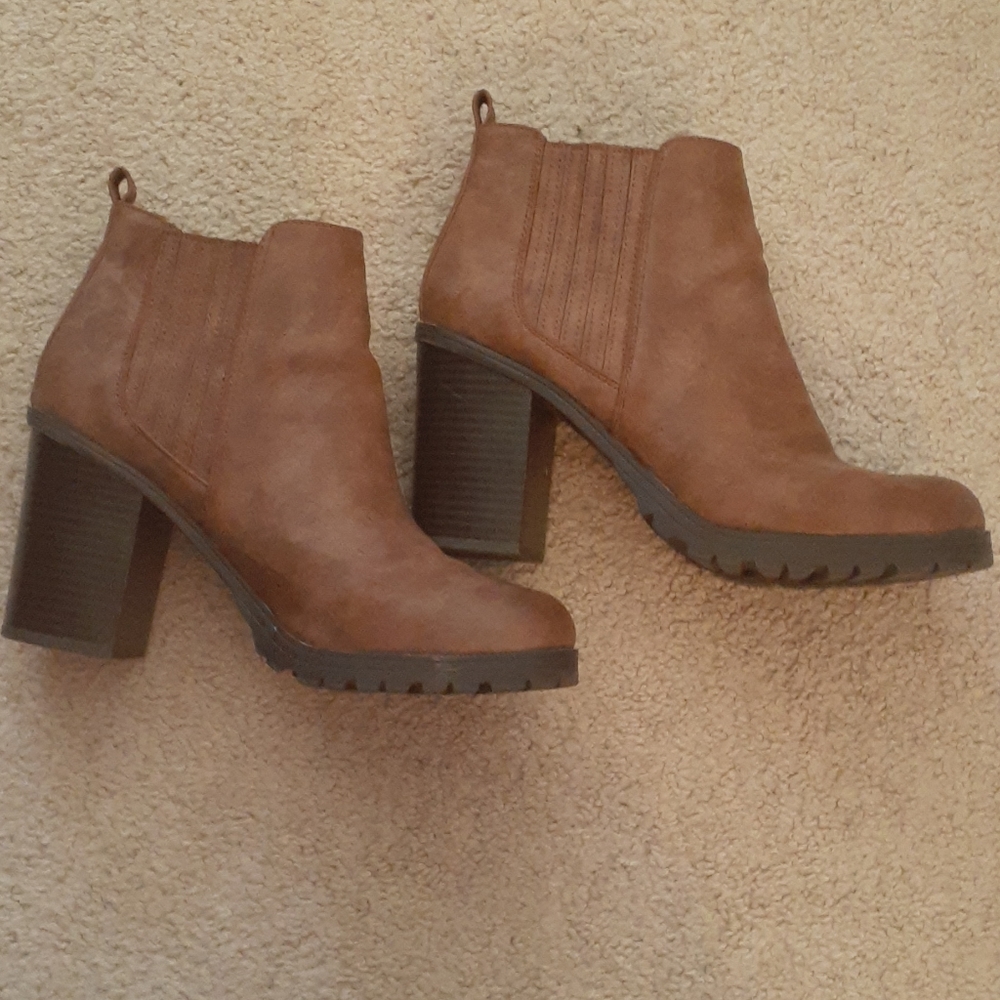Sam & Libby ankle boots